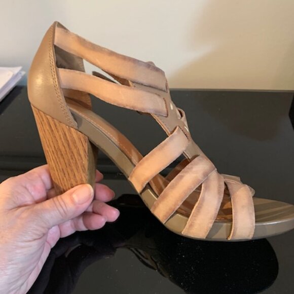 Strappy sandals - Picture 2 of 4